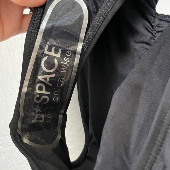 NWT L*SPACE Sydney Ruched Classic One Piece Swimsuit Black 4 - Picture 8 of 9